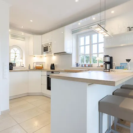 Nyaraló Gode Tiet *